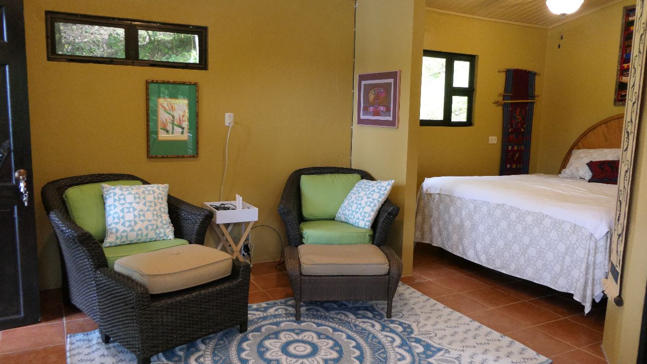 A very unique 1 Bedroom/1 Bathroom Boat House with lake access photo 8