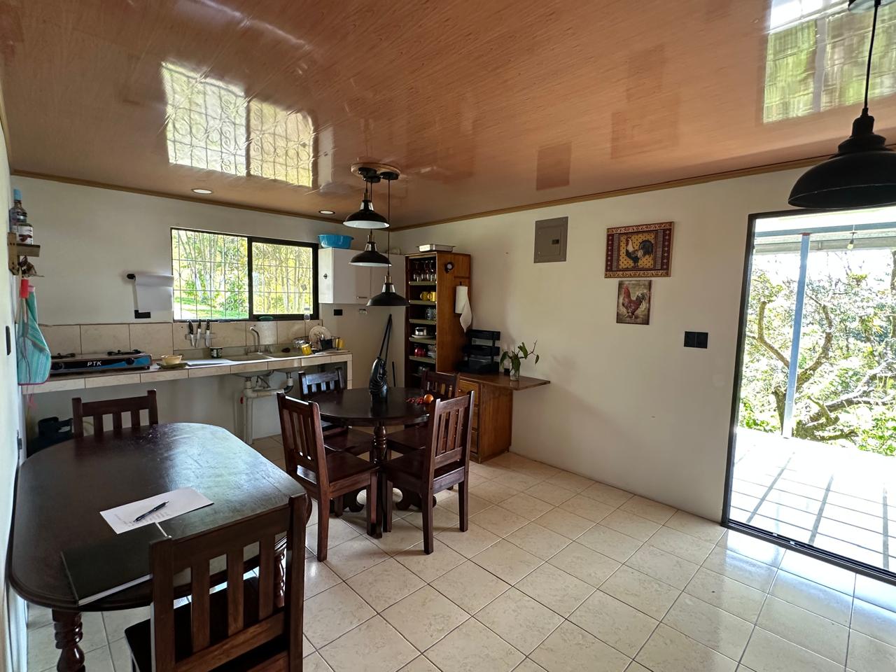 Lovely 3-Bedroom 2 Bathroom Home with Panoramic Lake & Mountain Views  photo 6