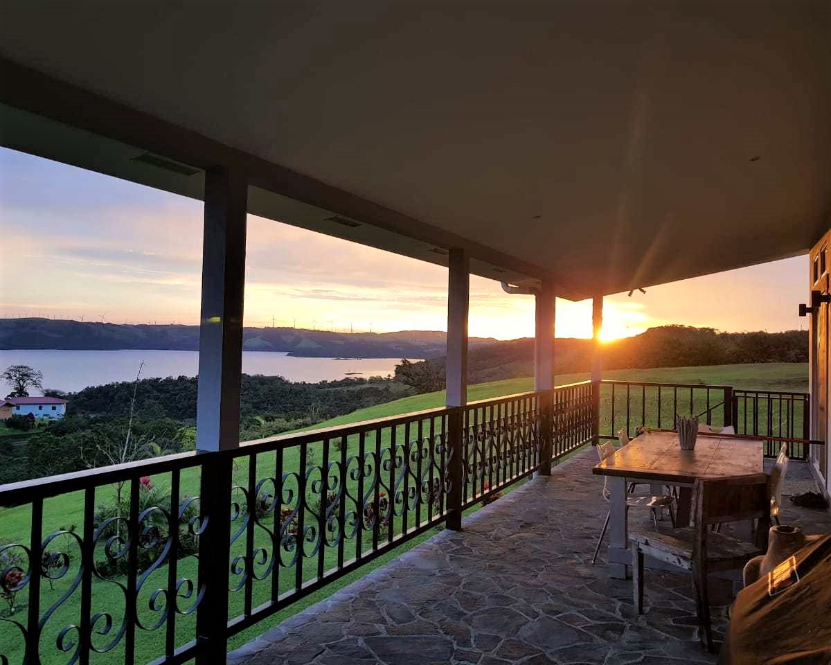Stunning 374 m² 3BD 3BA Home with Expansive Lake and Volcano Views photo 33
