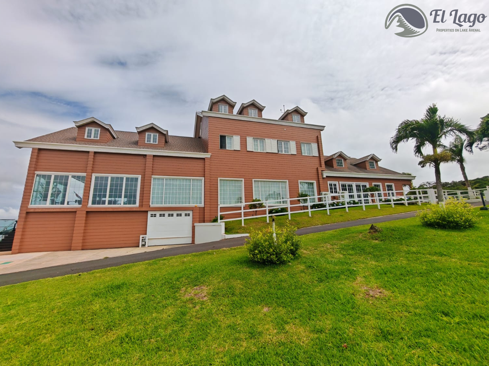 Luxury Estate w/ 8 BD, 9 BA, Private Forest, and Development Potential photo 6