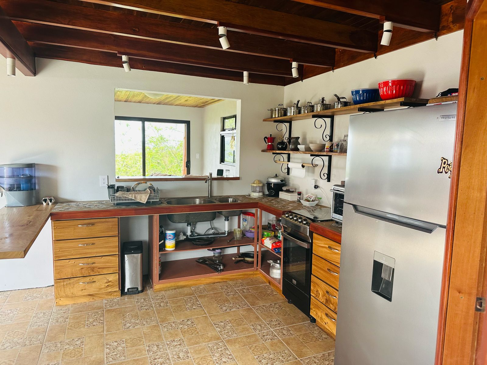 Newly 1 Bedroom 2 Bathroom Home with Lake and Volcano View  photo 8