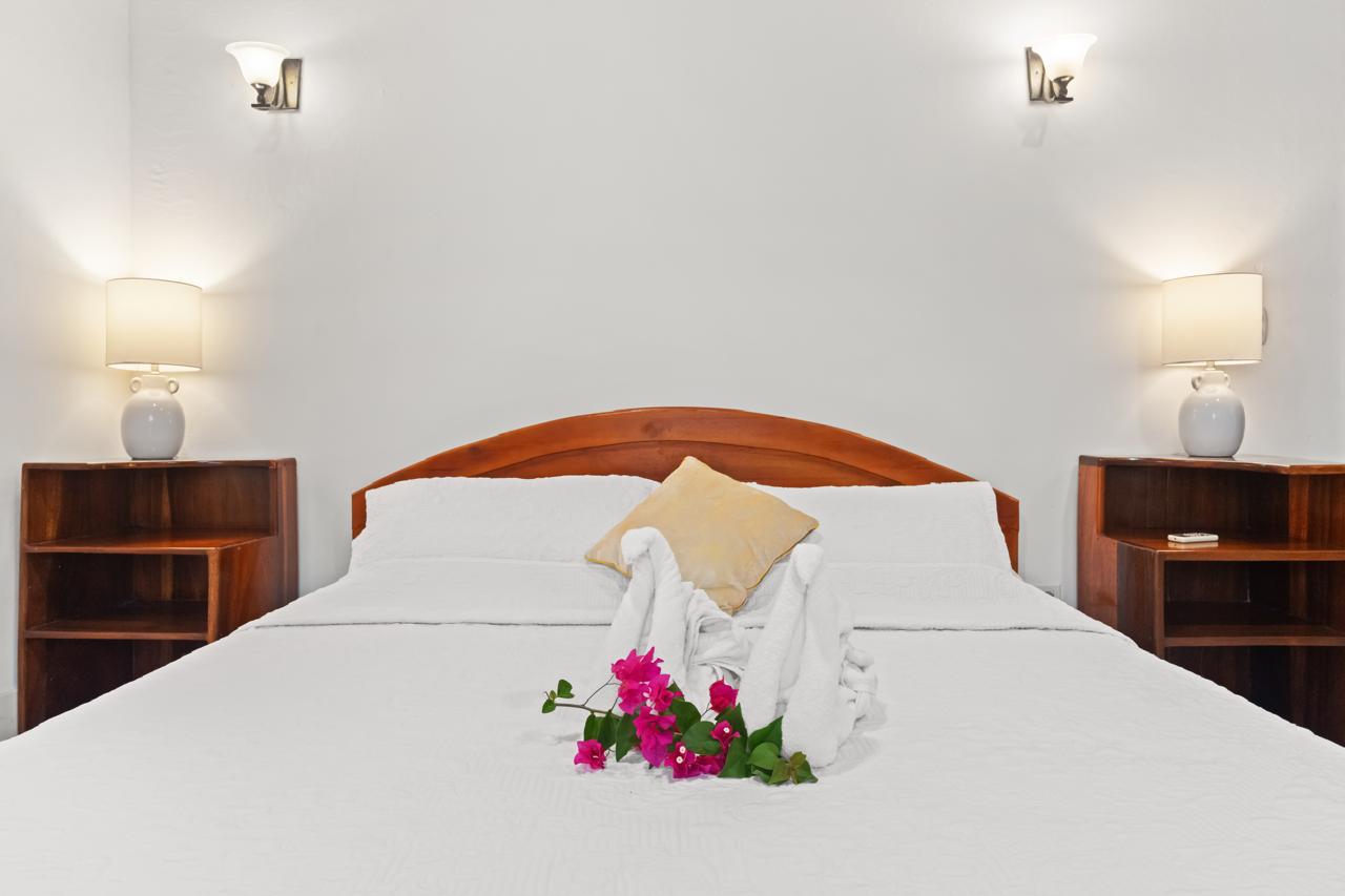 Luxury 19-Bedroom Property with Pools, Gardens & Stunning Ocean Views  photo 28