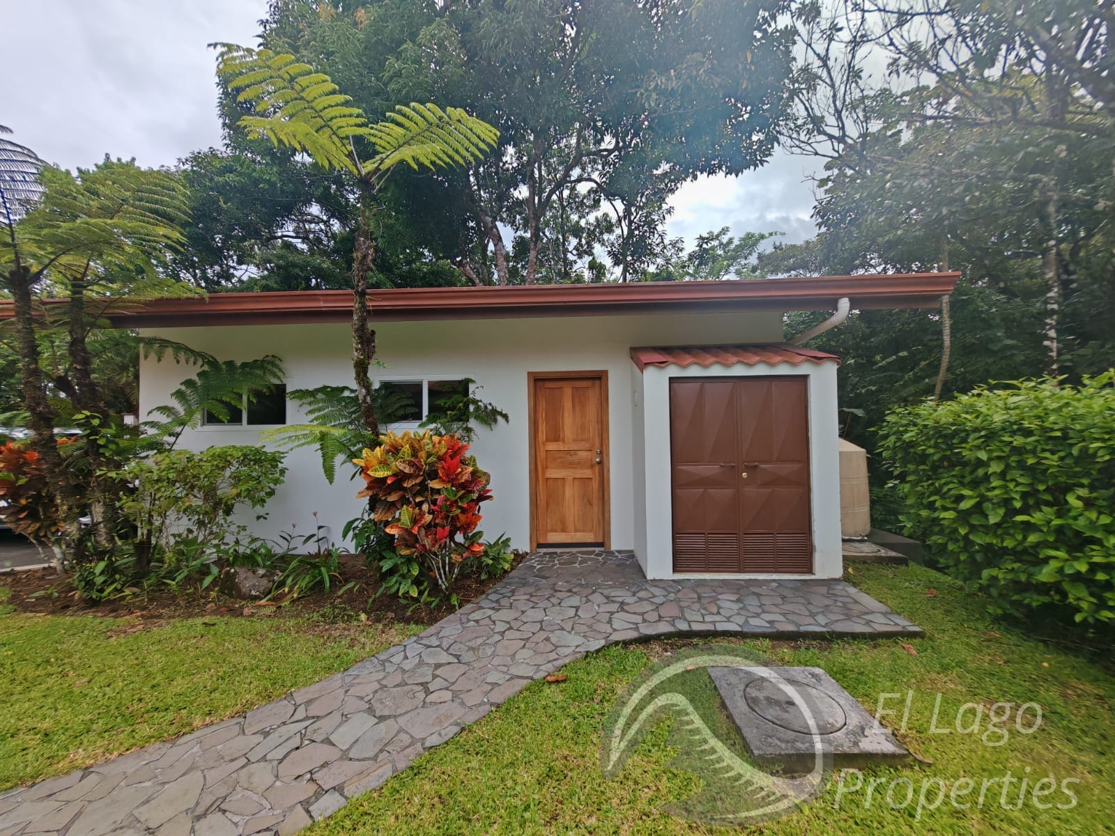 Luxurious Home 4 BD 4 BA With Amazing Lake Views In Nuevo Arenal  photo 46