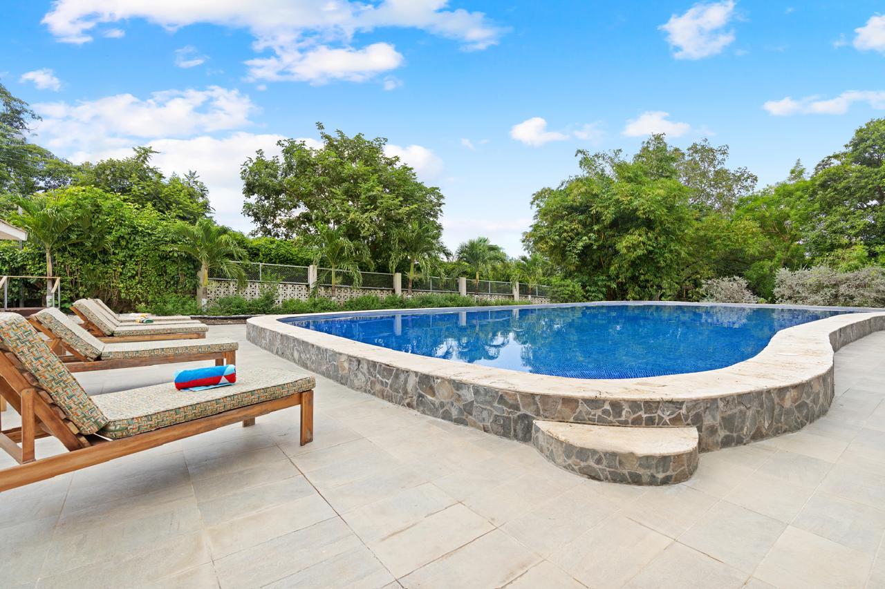 Luxury 19-Bedroom Property with Pools, Gardens & Stunning Ocean Views  photo 55