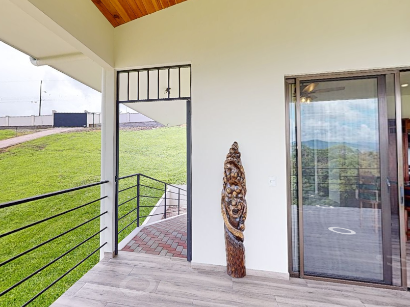 Spectacular Studio Apt + 2500 m2 Lot+ Lake Access Property in Nuevo Arenal photo 10
