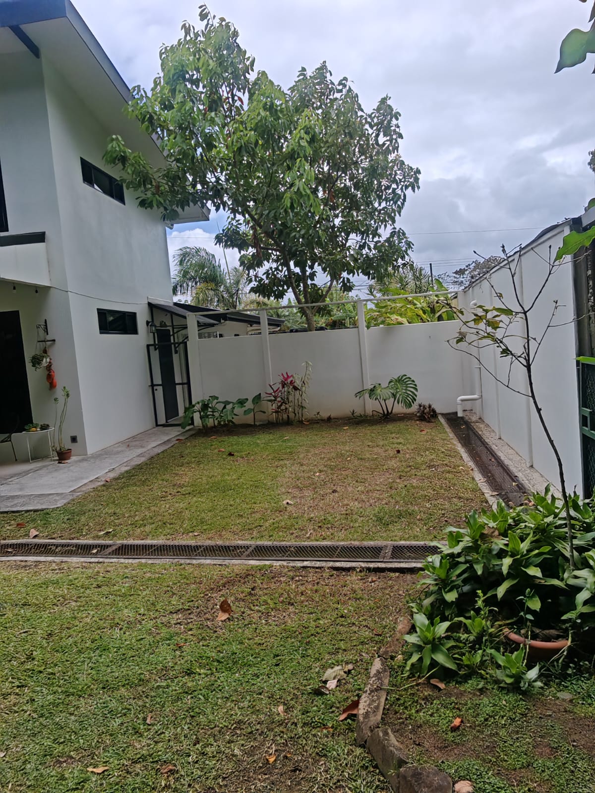 Spacious & Stylish Home 3BD 2BA + Apartment, Fully Furnished In Tronadora photo 38