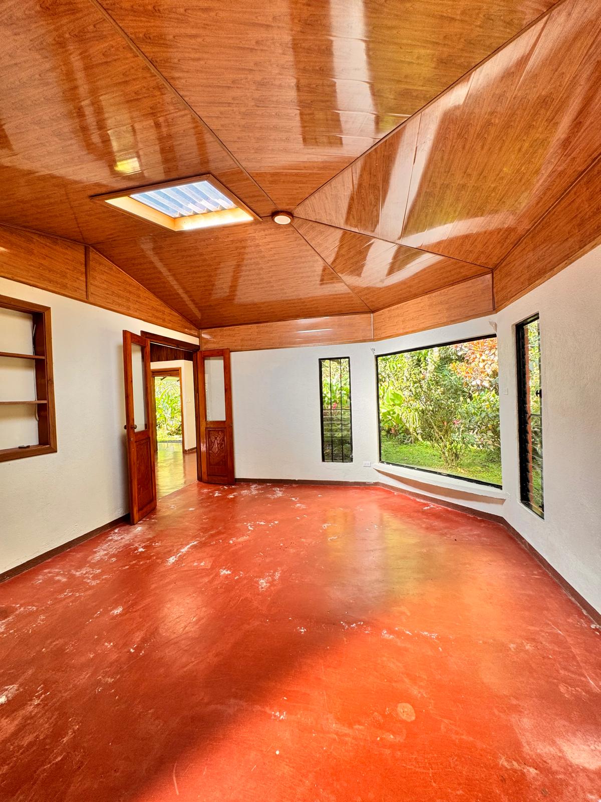 Charming 3 Bedroom 2 Bathroom Home in Nuevo Arenal photo 8