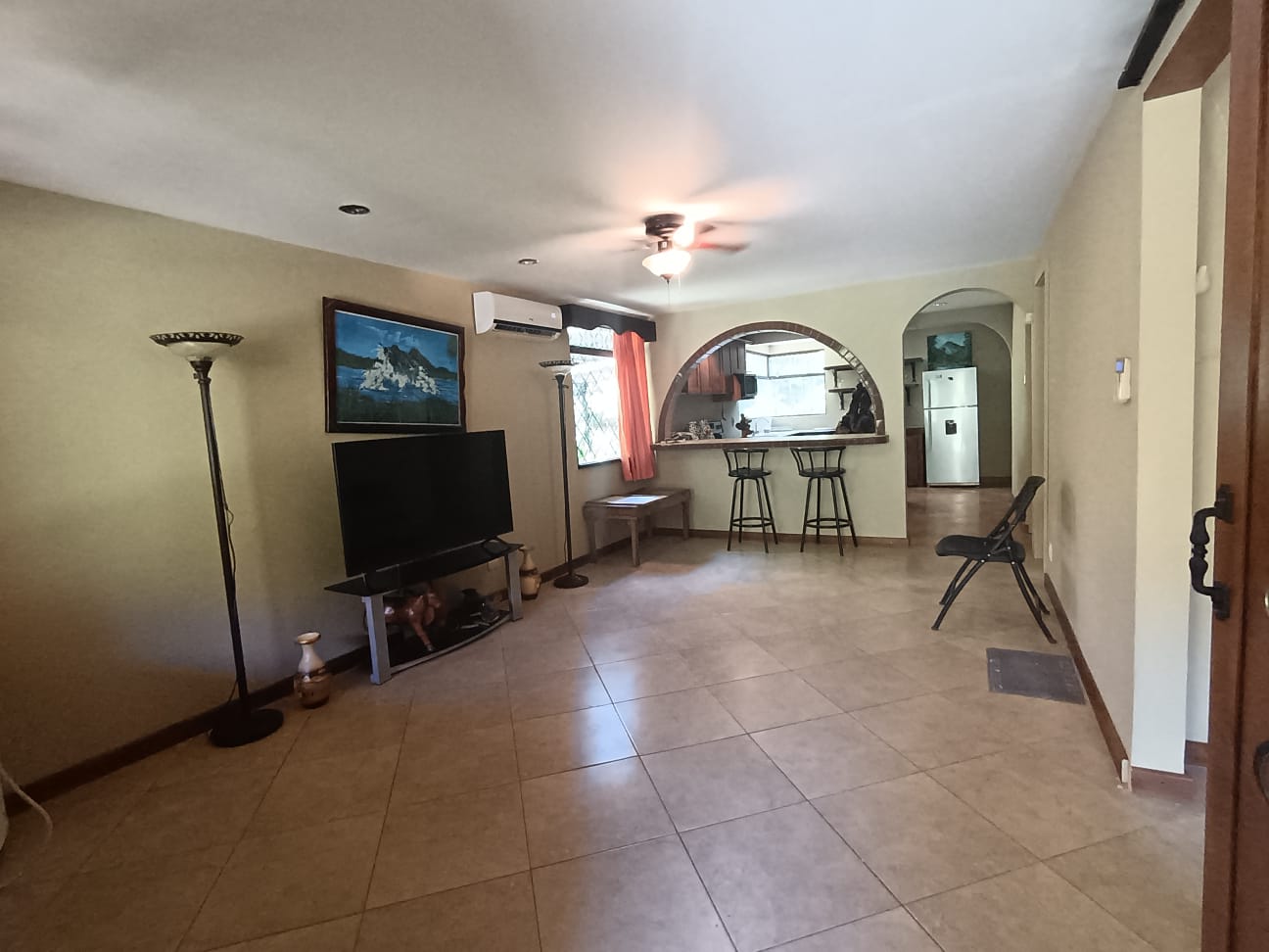 Beautiful Home 2BD 1BA in a 19424.9 m2 (4.8 Acre) Lot w/ Private Spring  photo 6