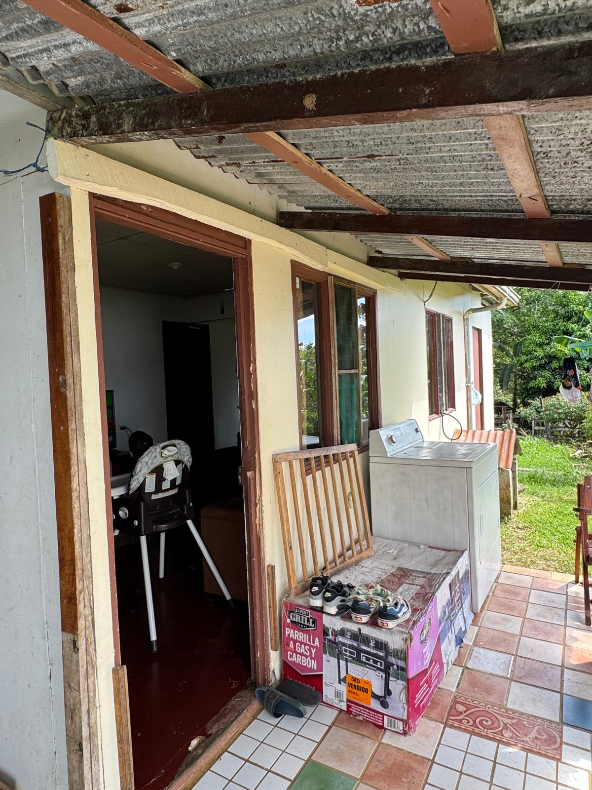 Spacious Home with Lake View and Guest Apartment in Nuevo Arenal photo 15