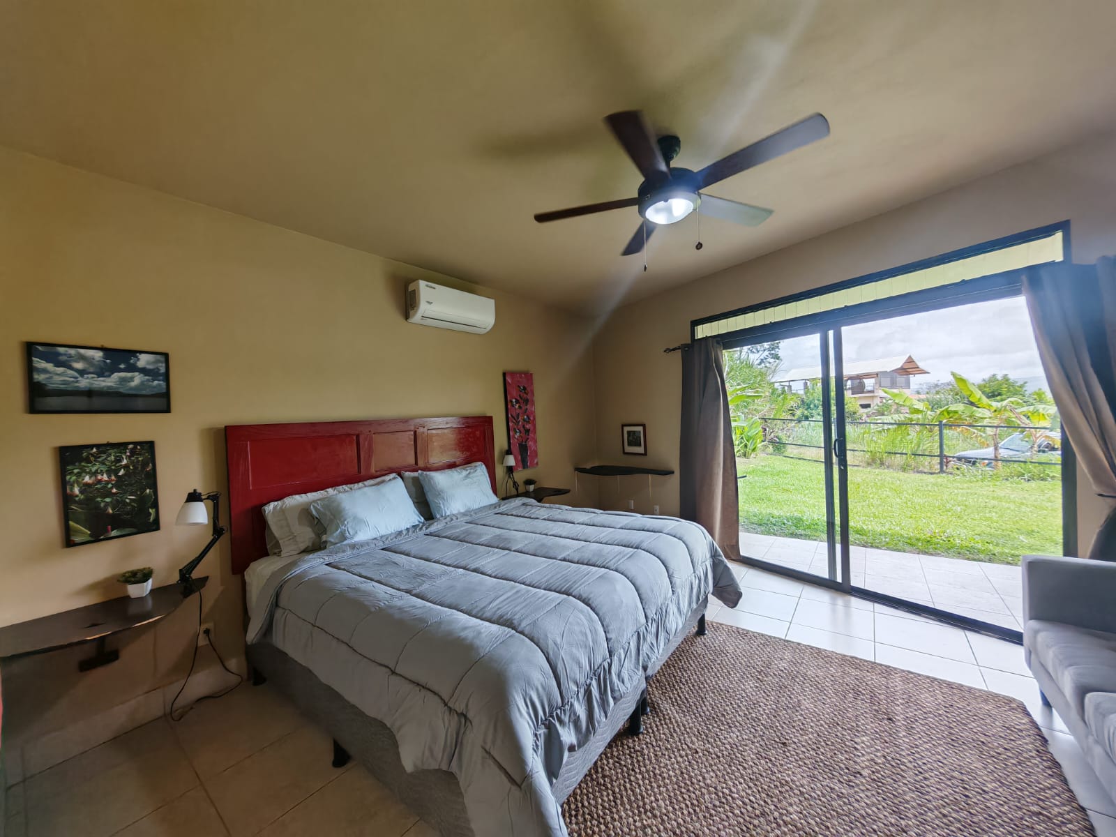 Charming 2BR Home + 1BR Casita on 1,000 m² Lot with Volcano & Lake Views photo 46