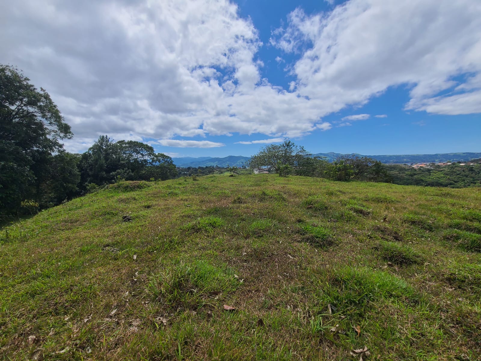 35,000 Sqm Property with Spectacular Lake Arenal View and Ravine photo 11