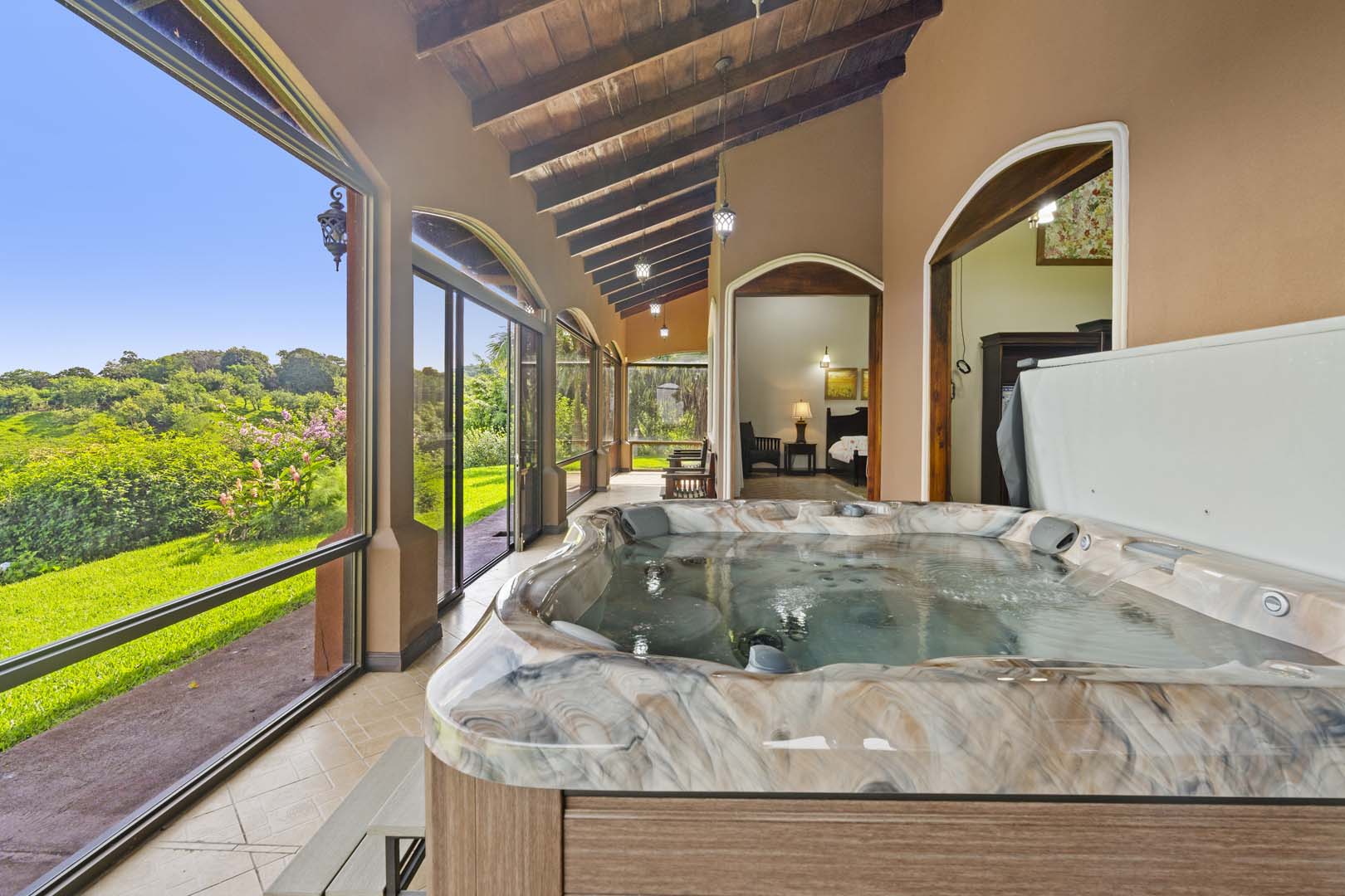 Luxury Home w/ Stunning Mountain Views on a 10,000 m² Estate photo 28