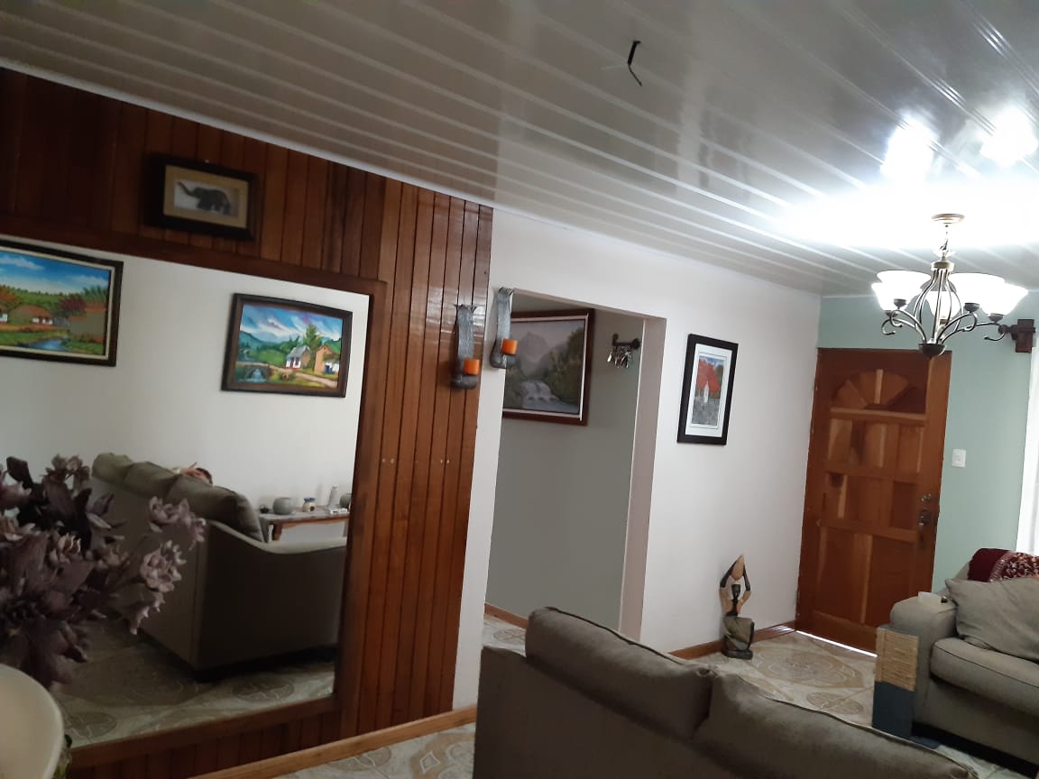 Lovely 4-Bedroom, 1-BA Tico House + Rancho with ½ BA in Tronadora  photo 7