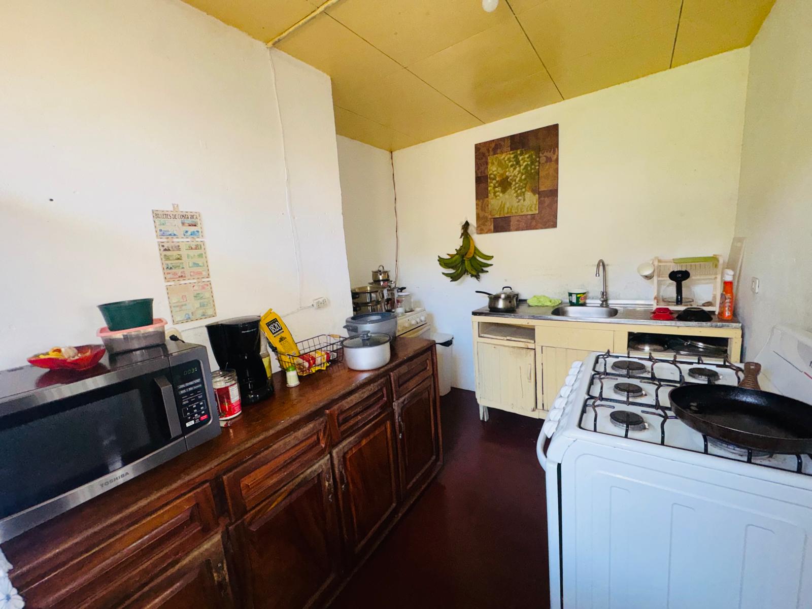 Spacious Home with Lake View and Guest Apartment in Nuevo Arenal photo 10