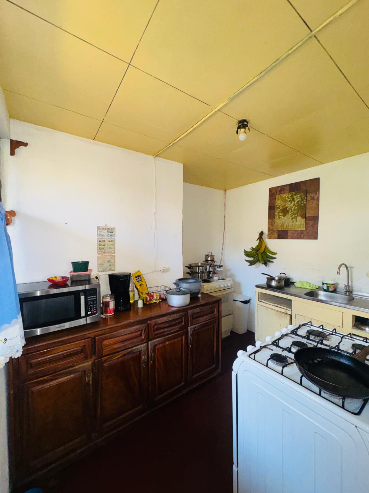 Spacious Home with Lake View and Guest Apartment in Nuevo Arenal photo 9