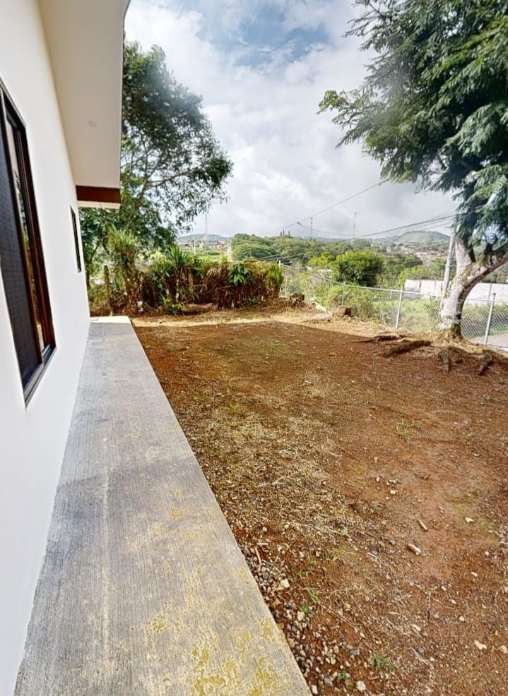 Charming Home 2BD 2BA in a Quiet Neighborhood Near Lake Arenal Park photo 16