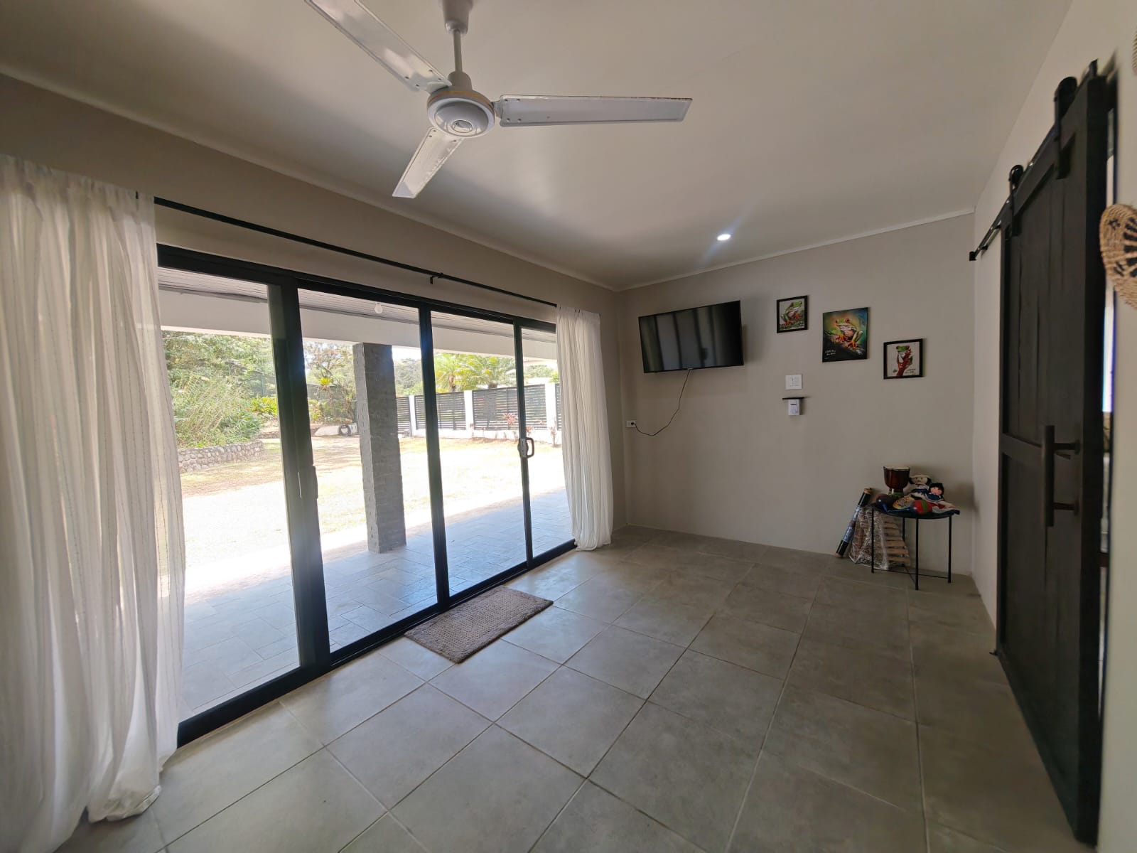 Spacious & Stylish Home 3BD 2BA + Apartment, Fully Furnished In Tronadora photo 32