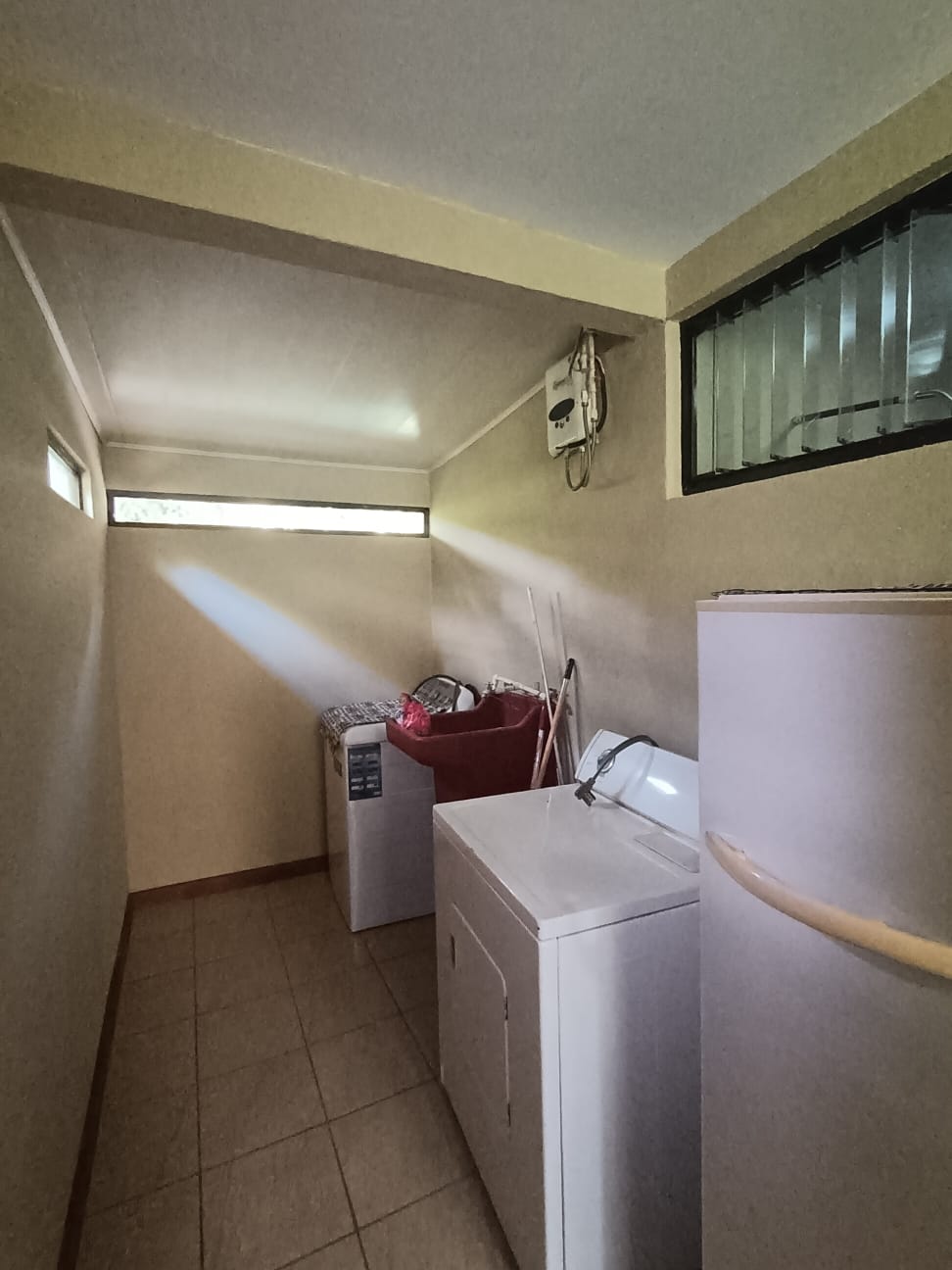 Beautiful Home 2BD 1BA in a 19424.9 m2 (4.8 Acre) Lot w/ Private Spring  photo 12