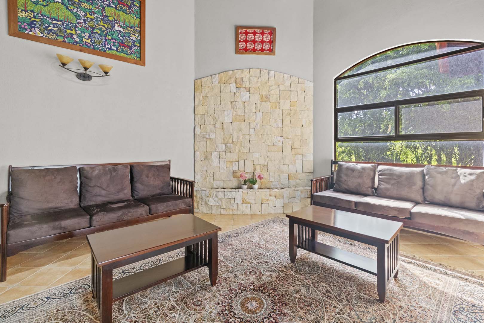 Luxury Home w/ Stunning Mountain Views on a 10,000 m² Estate photo 7