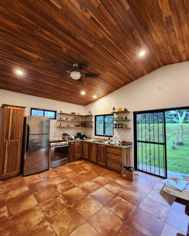 Spacious Home 3 BD 2.5 BA with Apartment, Pool, and Beautiful Views photo 9