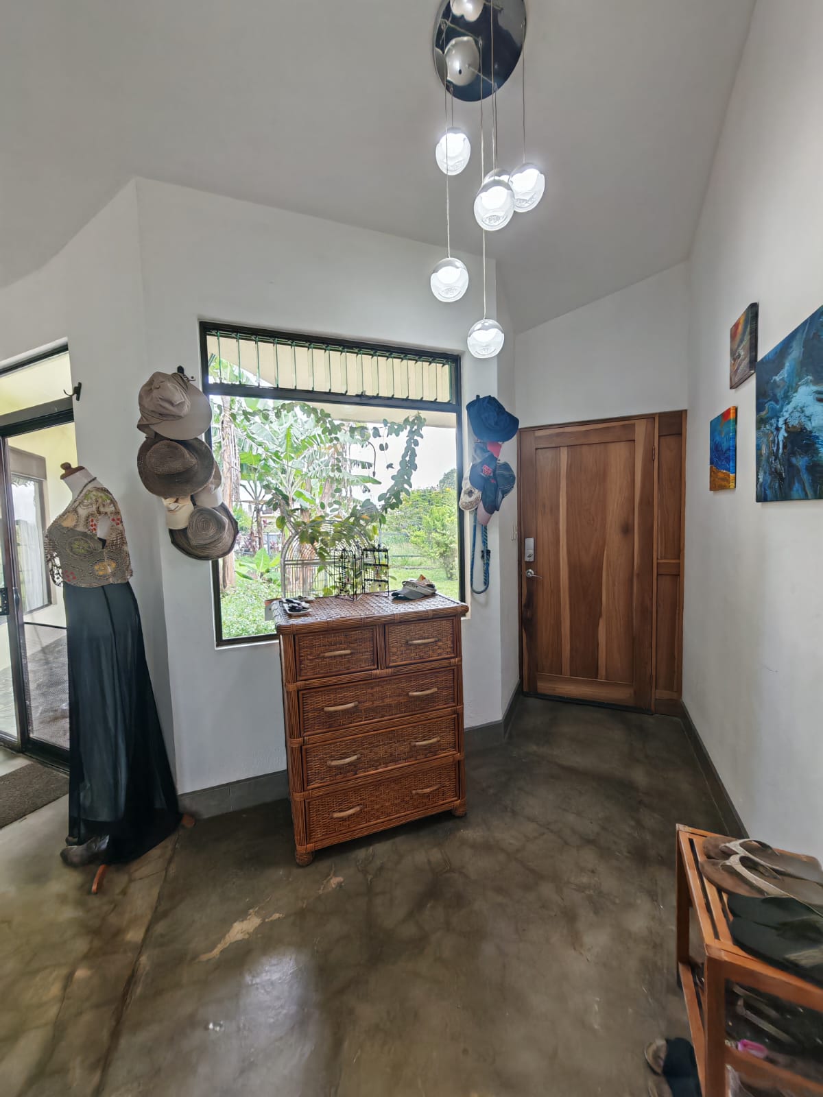 Charming 2BR Home + 1BR Casita on 1,000 m² Lot with Volcano & Lake Views photo 6