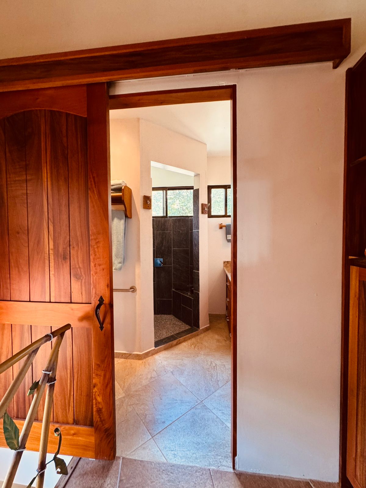 Lake & Volcano View Estate with Pool, Jacuzzi & Apt In El Aguacate photo 17