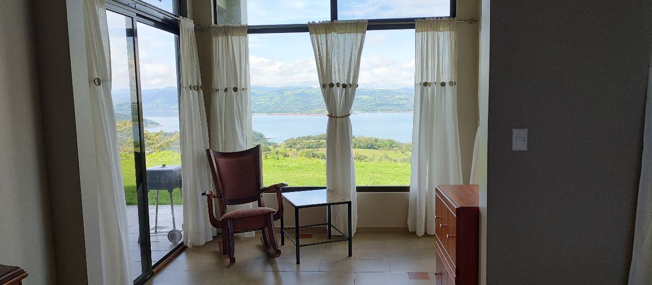 Luxury 2 Bedroom / 2 Bathroom Home W/  Stunning Lake & Volcano Views photo 19