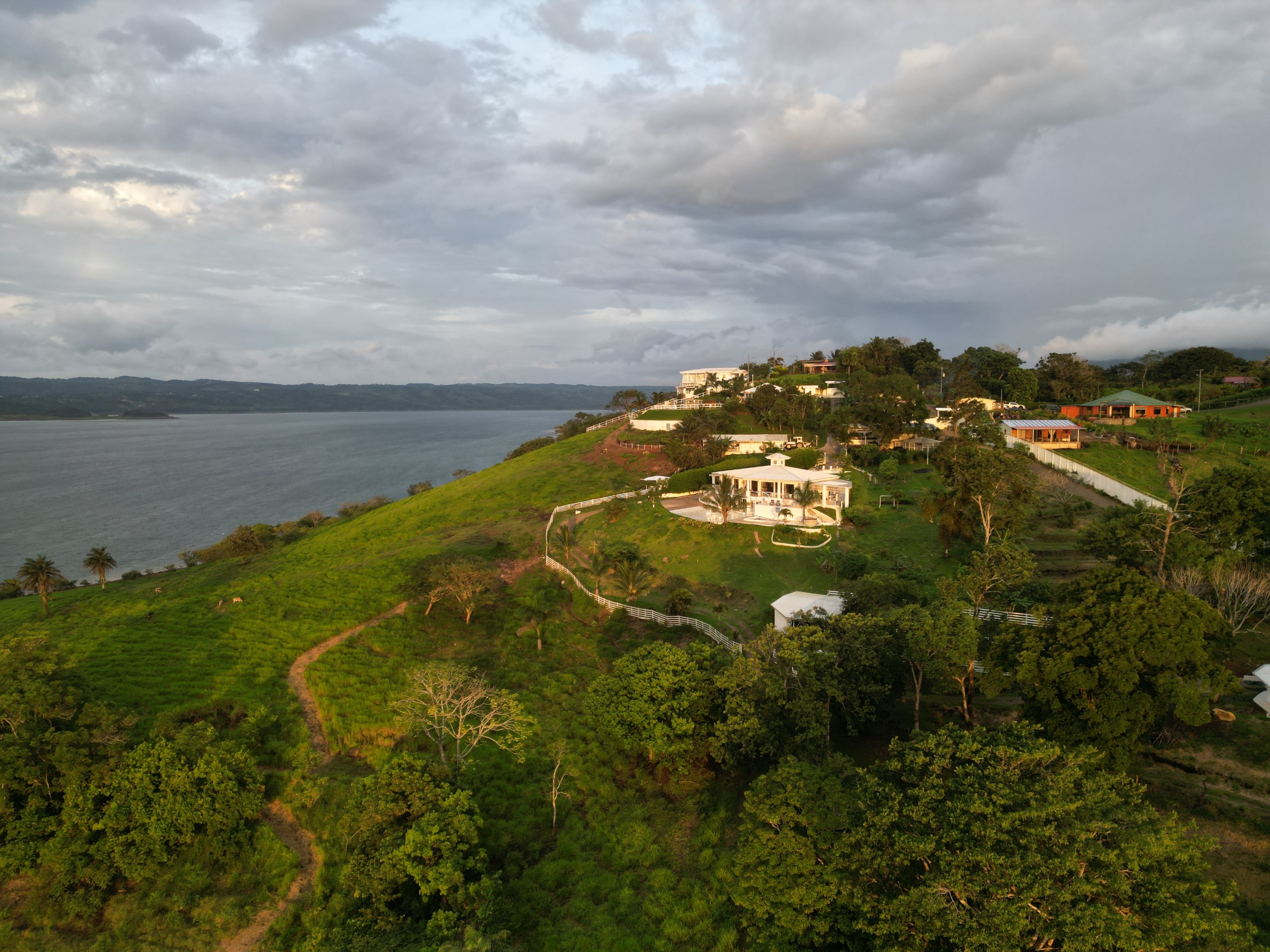 Luxury 7.41 Acre Estate 13 BD 10 BA w/ beautiful views of Lake Arenal & the Volcano  photo 65
