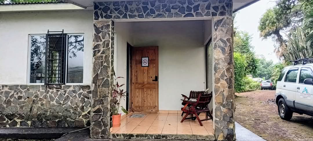 Commercial property: main house + 5 cabins + greenhouse + stable in Cinco Esquinas  photo 44