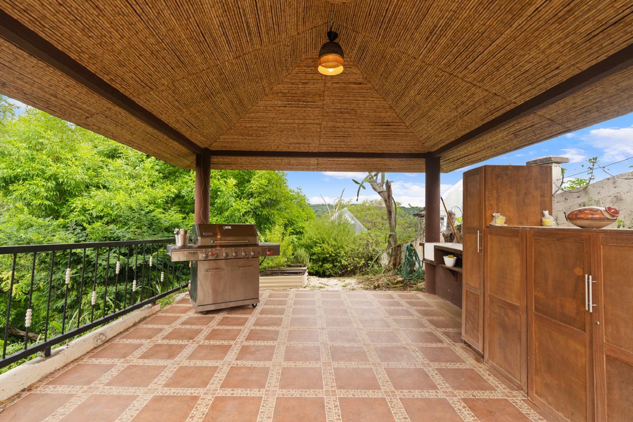 Luxury 19-Bedroom Property with Pools, Gardens & Stunning Ocean Views  photo 60