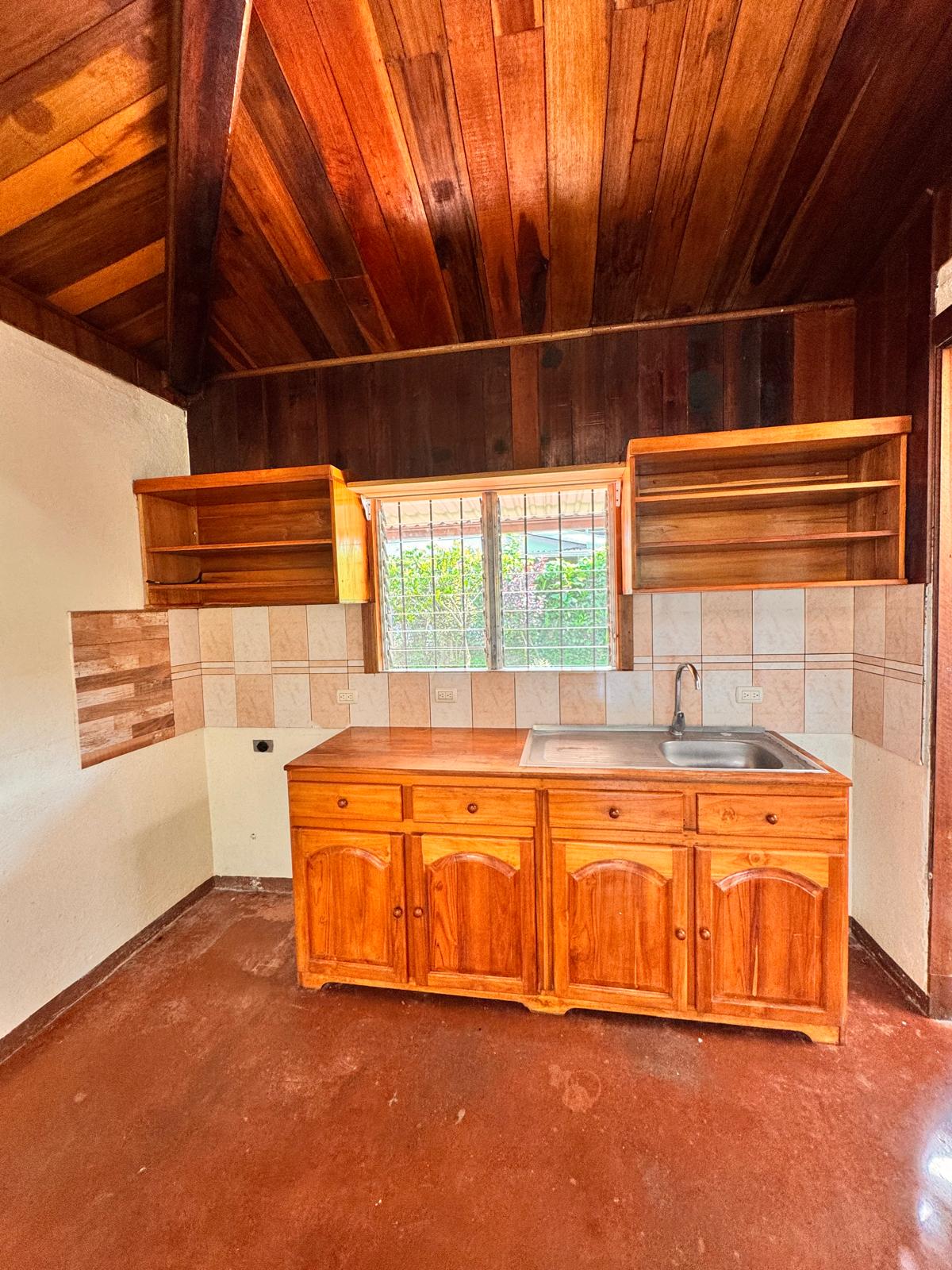 Charming 3 Bedroom 2 Bathroom Home in Nuevo Arenal photo 11