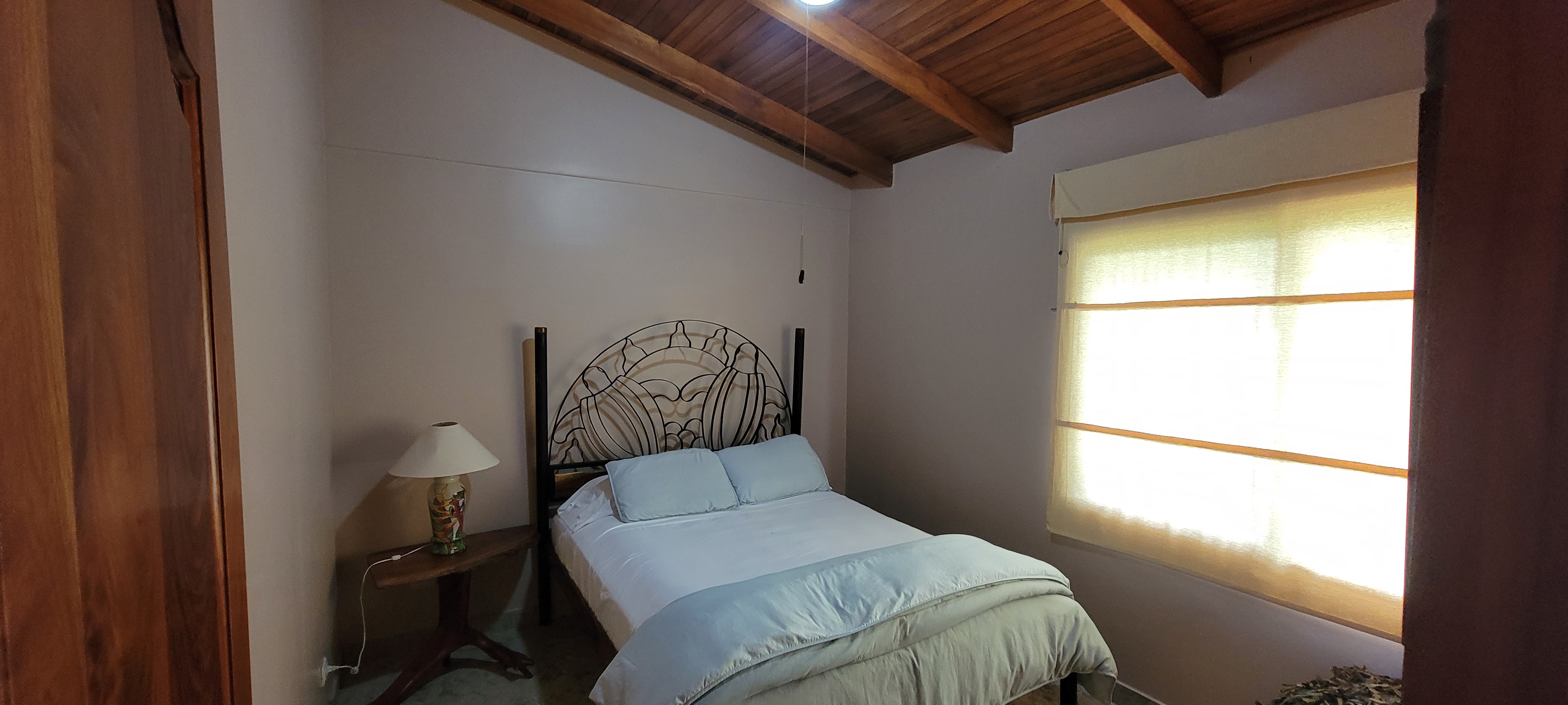 Beautiful 3 BD 2 BA Home in a 8 Acre Lot with Pool and Lake View photo 16