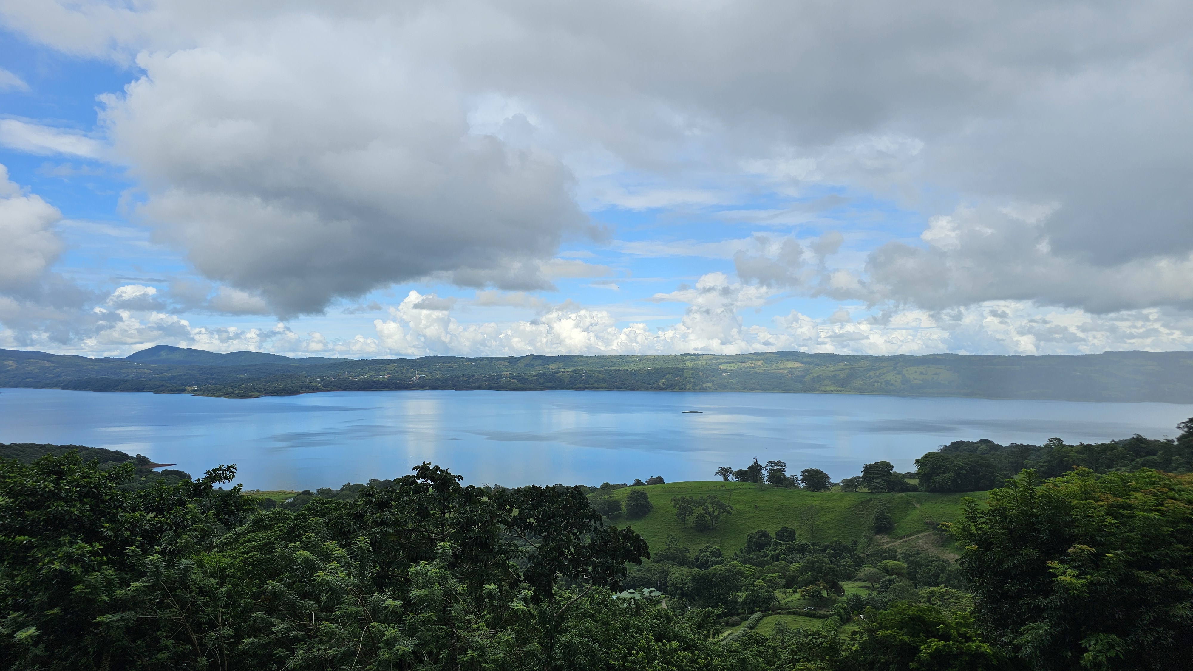 Luxurious Residential Complex with Income Potential in Tronadora photo 32