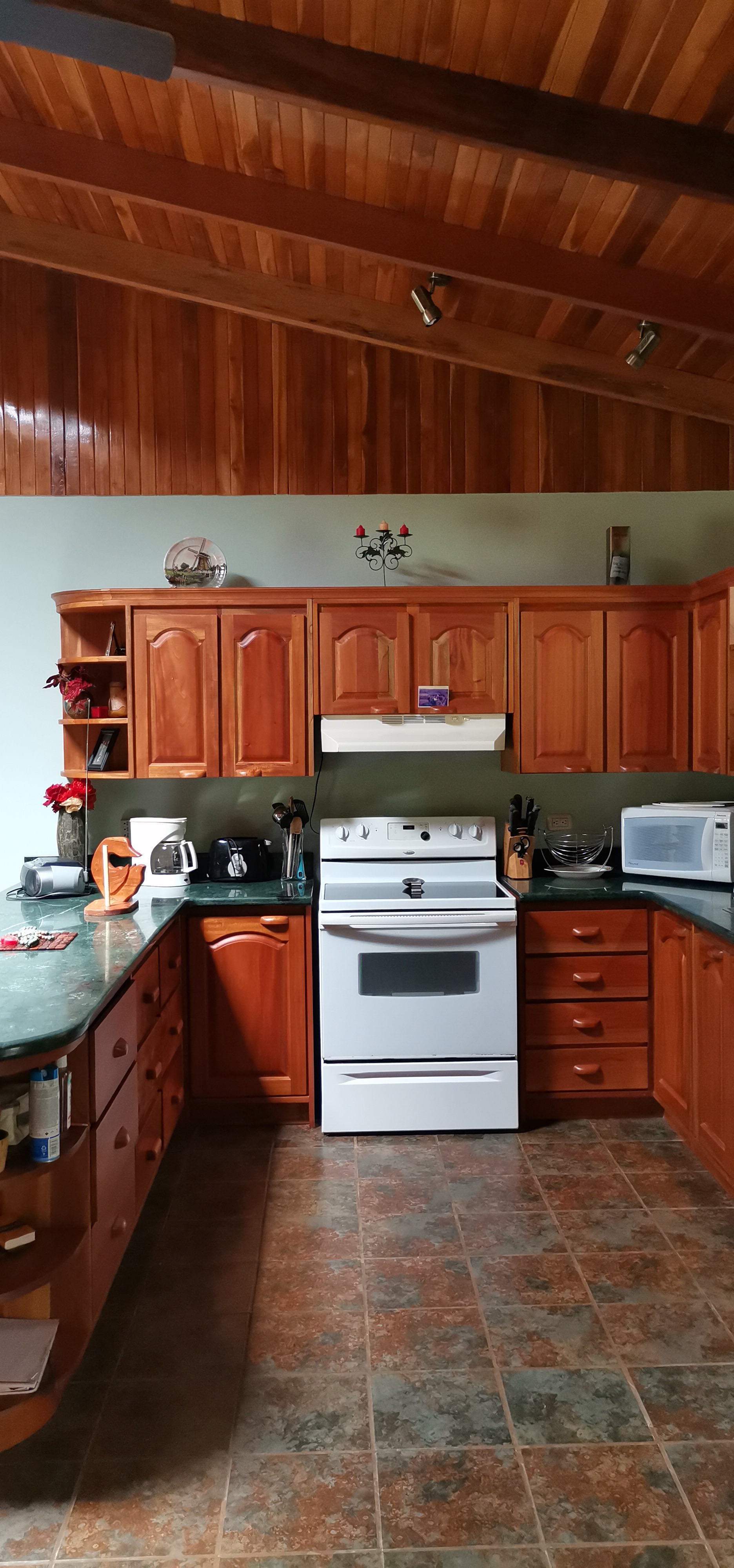 Fully Furnished 2 Bedroom 2 Bathroom Home On Cote River  photo 11