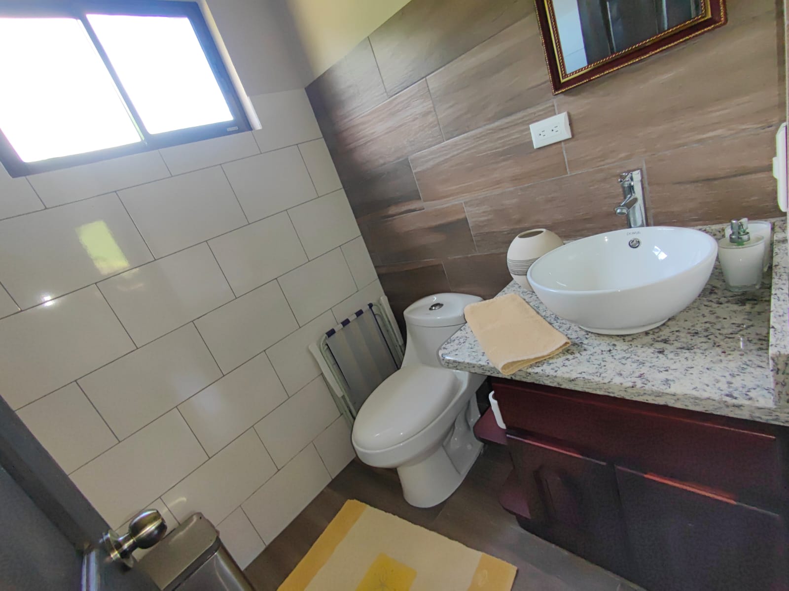 Charming 2BD, 1.5 BA LAKE VIEW Home Just Steps from Lake Shore in Tronadora  photo 18