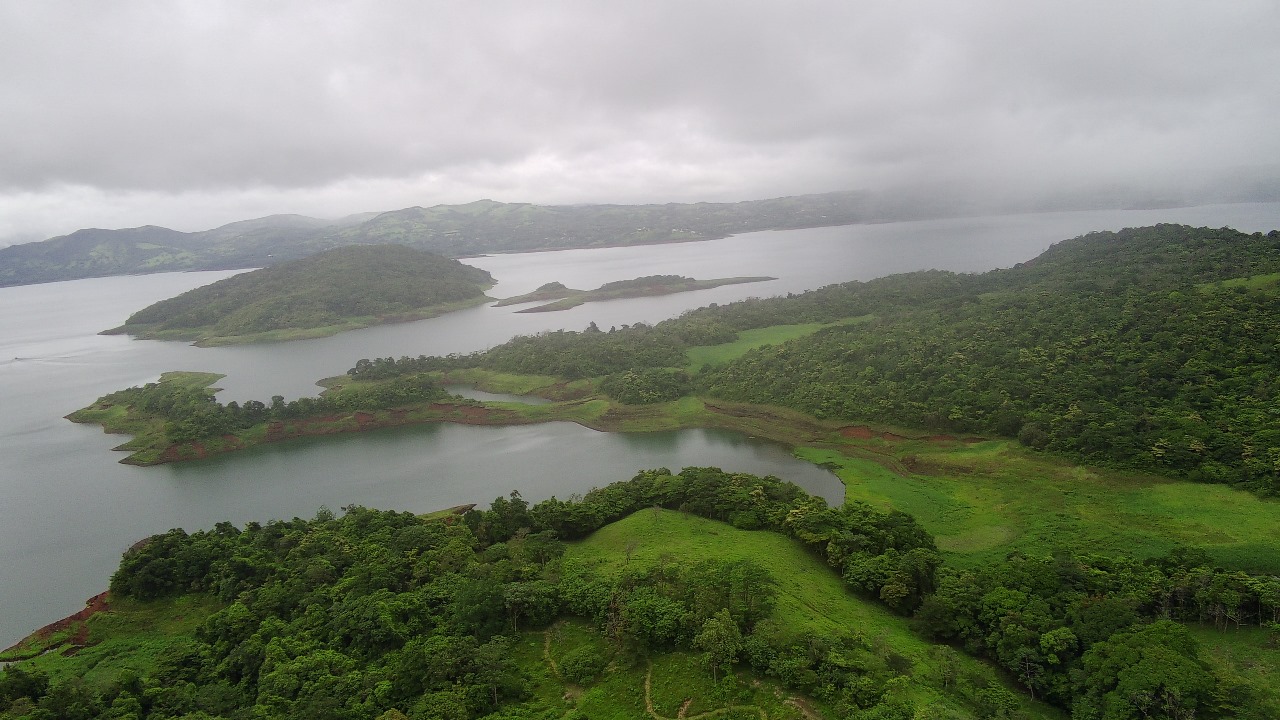 Beautiful 5502 m2 (1.35 Acre) Lolt with Amazing Lake Arenal Views in El Aguacate photo 14