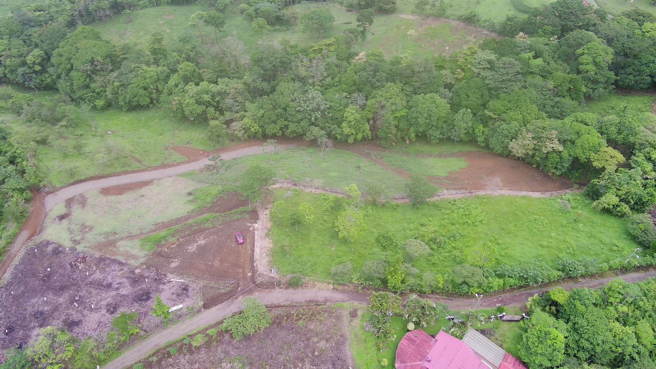 Beautiful 5502 m2 (1.35 Acre) Lolt with Amazing Lake Arenal Views in El Aguacate photo 7