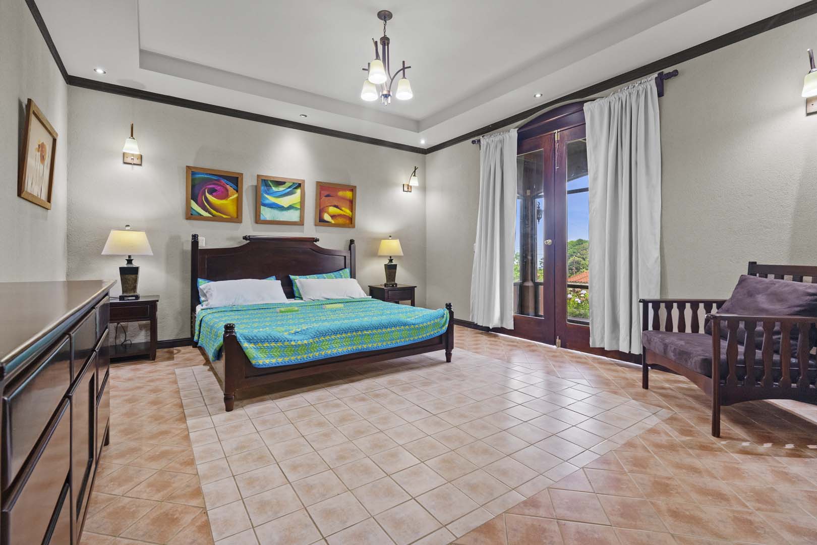 Luxury Home w/ Stunning Mountain Views on a 10,000 m² Estate photo 17