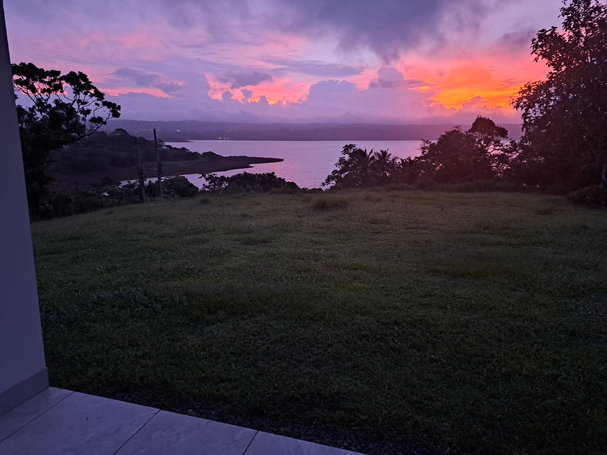 Beautiful Home 2BD 2.5 BA w/ Greenhouse, Volcano Views & Modern Comforts  photo 6