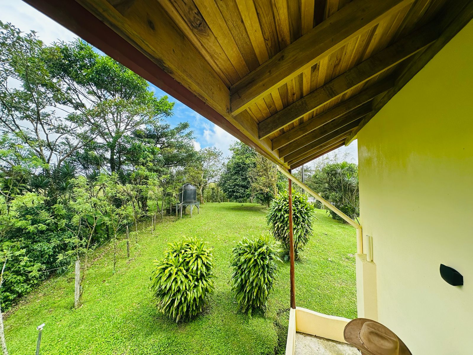 Newly 1 Bedroom 2 Bathroom Home with Lake and Volcano View  photo 24