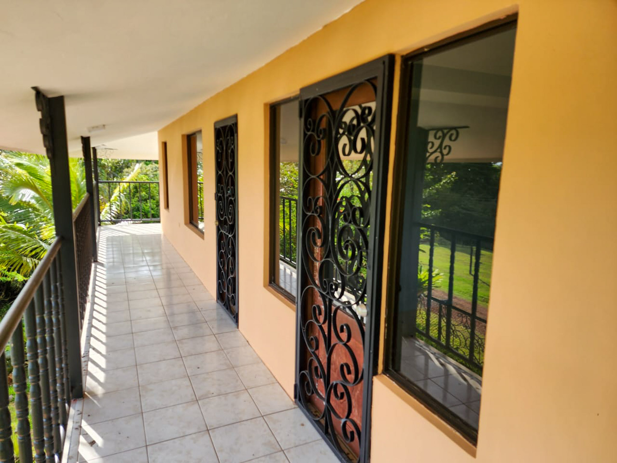 Lake view Residence 6 BD/5BA with Commercial Opportunity photo 18