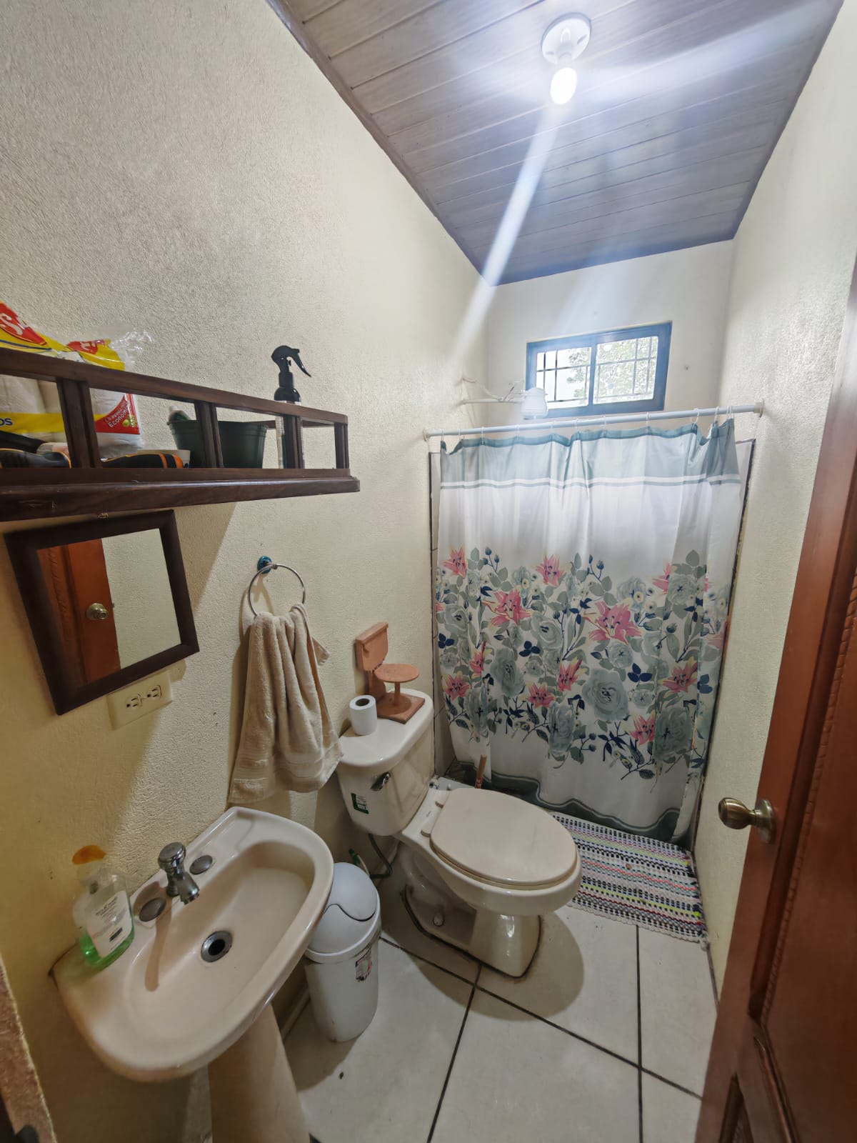 Beautiful 3-bedroom, 2-bathroom Home on a Sprawling 26,313 m² (6.5 Acres) lot  photo 12