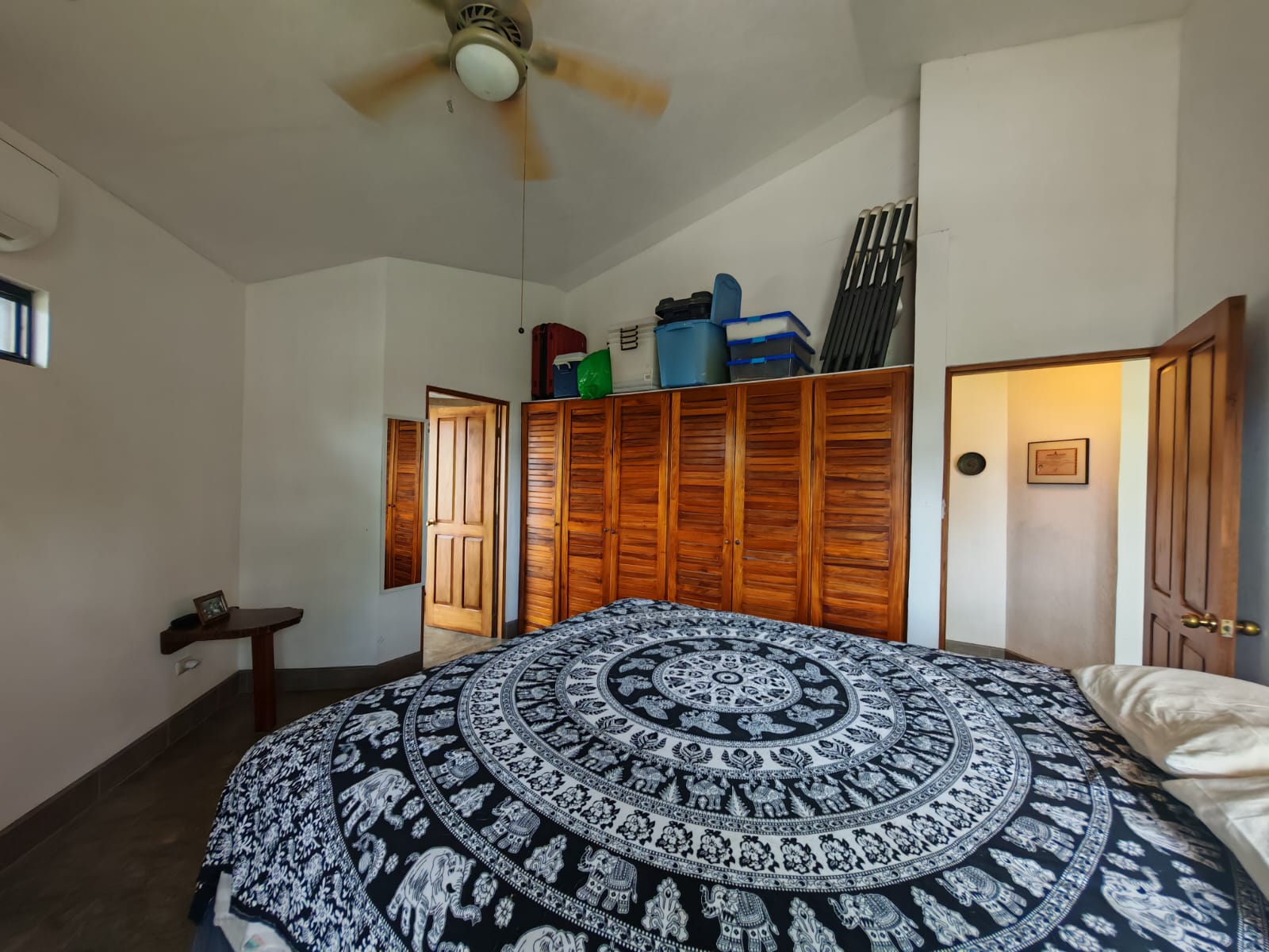 Charming 2BR Home + 1BR Casita on 1,000 m² Lot with Volcano & Lake Views photo 16