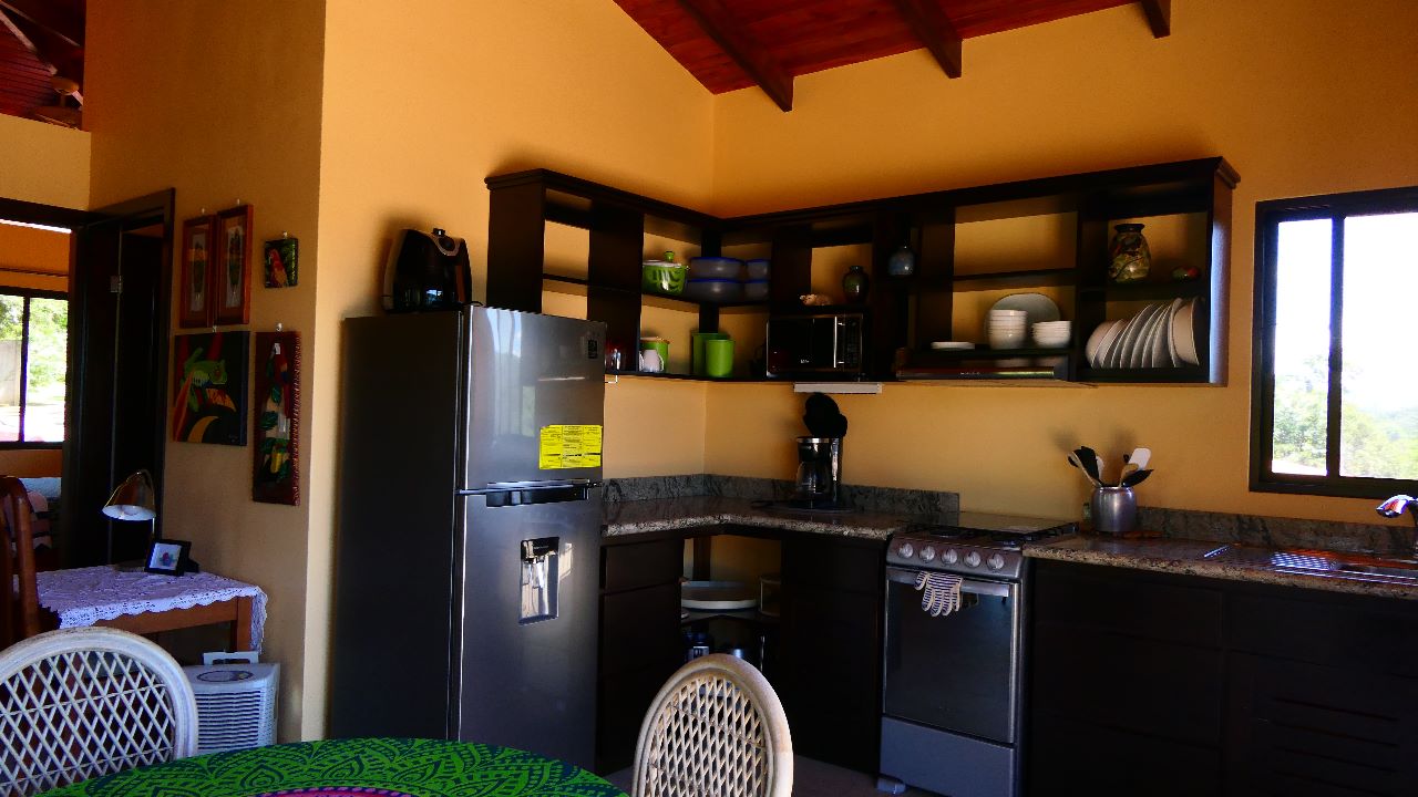 A new beautiful 2 BD/2 BA lake, volcano & rain forest view Casita  photo 6