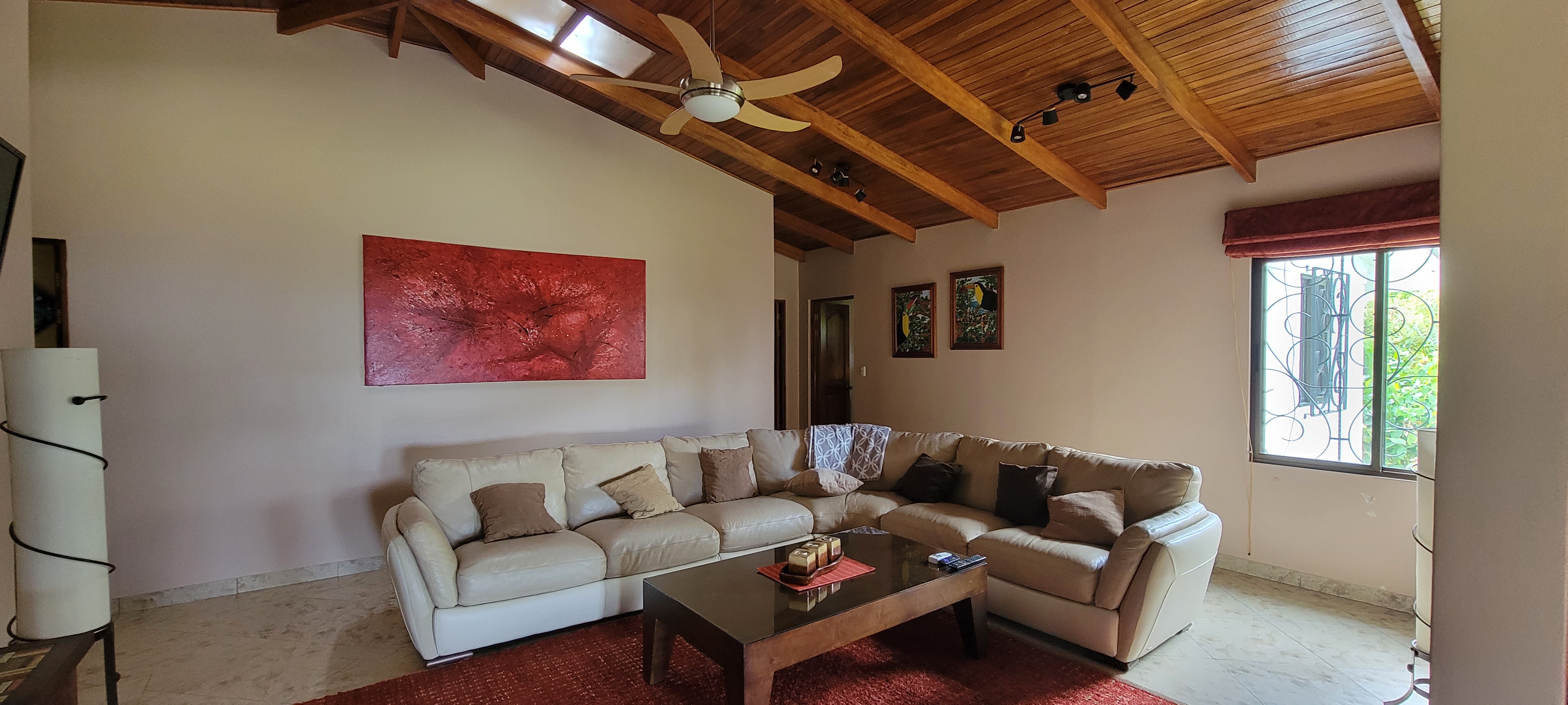 Beautiful 3 BD 2 BA Home in a 8 Acre Lot with Pool and Lake View photo 8