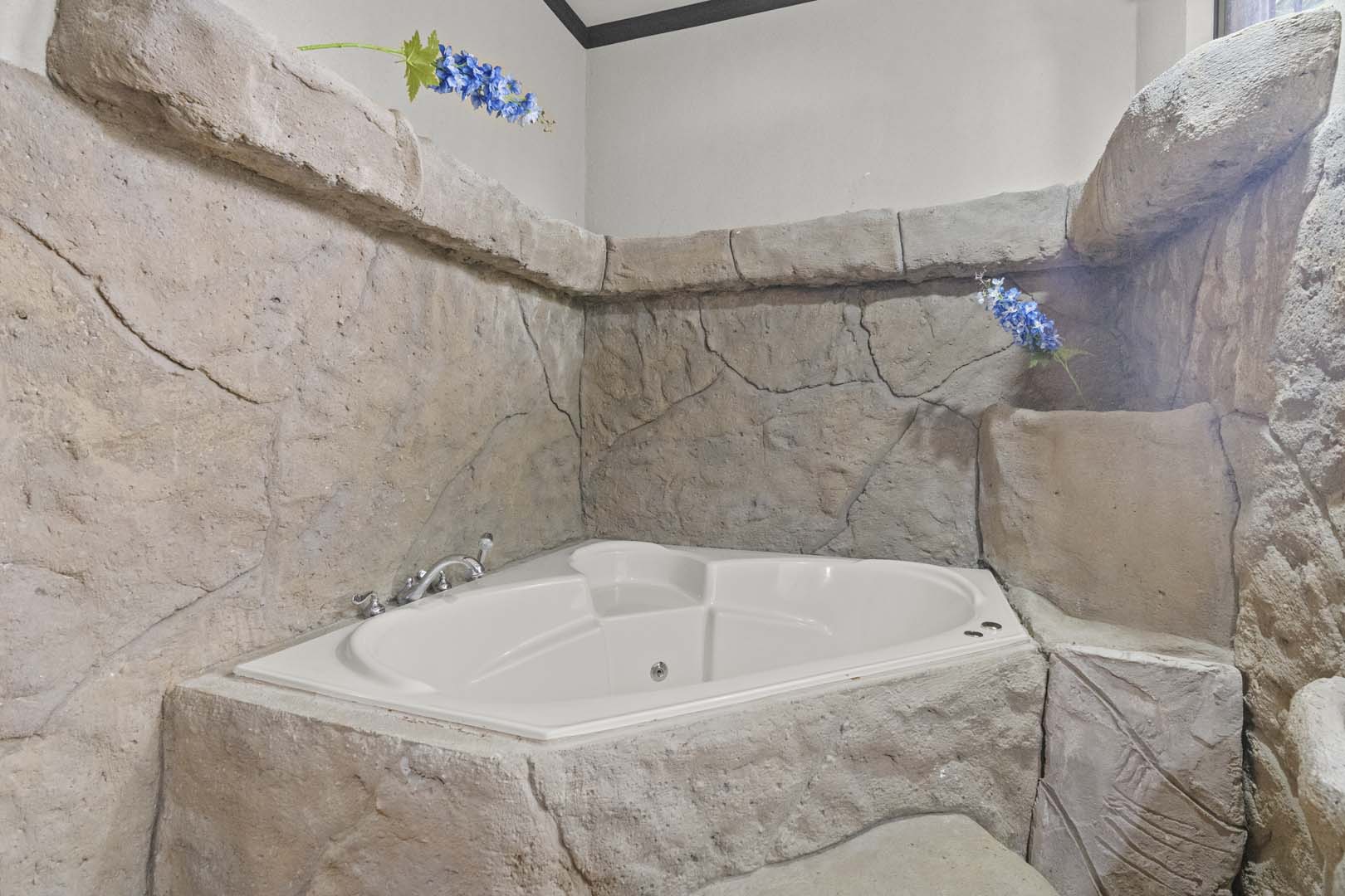 Luxury Home w/ Stunning Mountain Views on a 10,000 m² Estate photo 26