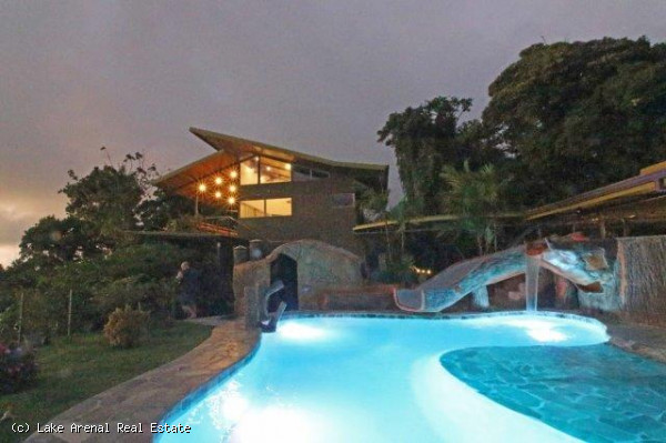 Modern Bali-Style Home, 8 BD, 5 BA 3,70 Acre In Nuevo Arenal photo 10