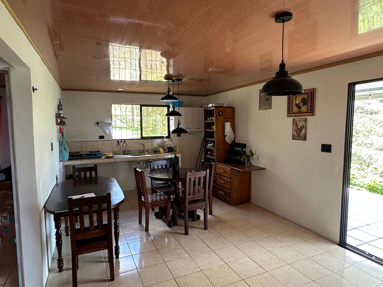 Lovely 3-Bedroom 2 Bathroom Home with Panoramic Lake & Mountain Views  photo 7