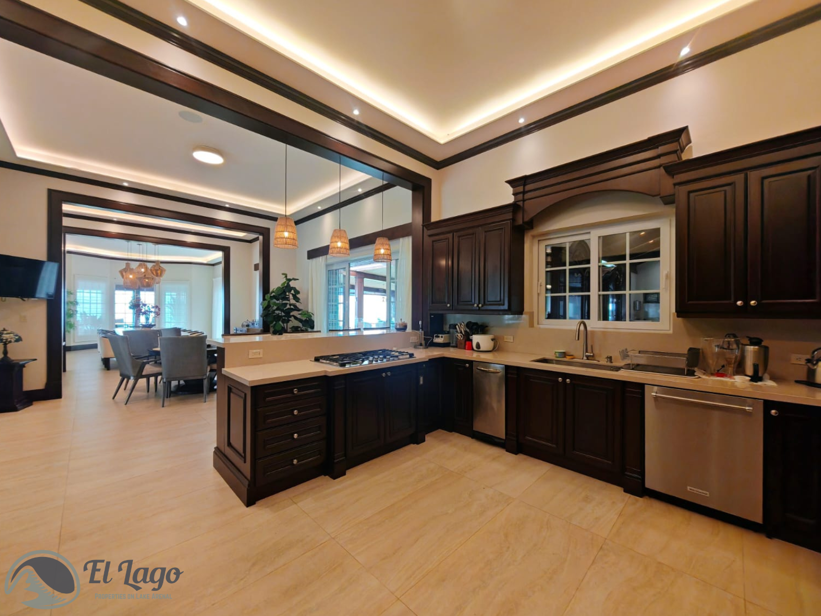 Luxury Estate w/ 8 BD, 9 BA, Private Forest, and Development Potential photo 30