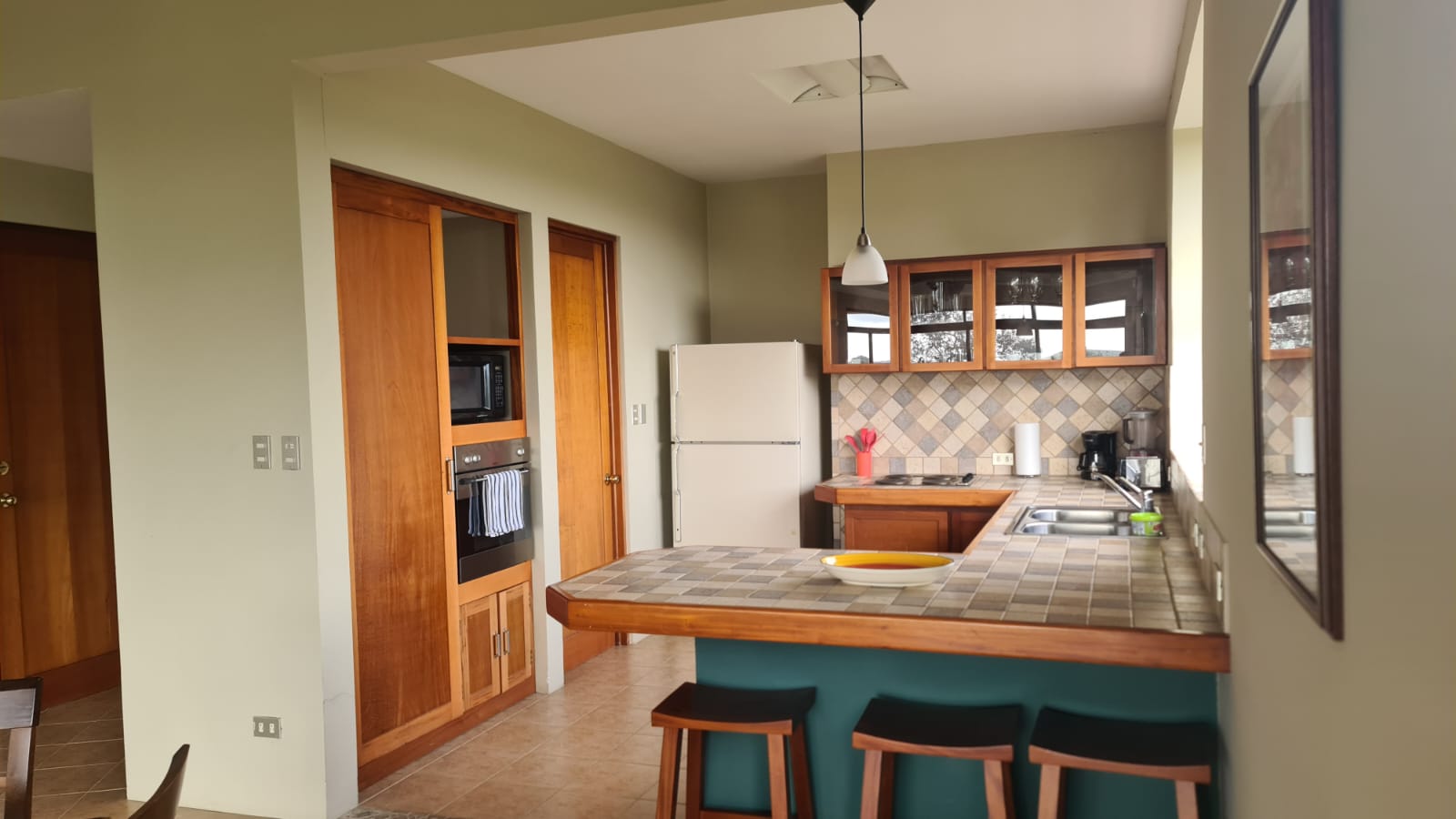 Beautiful 3 Bedroom, 2 Bathroom Furnished Home in El Aguacate photo 8